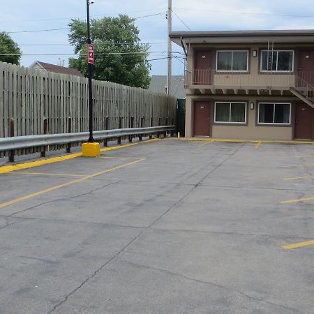 Deluxe Inn/Extended Stay - Council Bluffs Carter Lake Ngoại thất bức ảnh